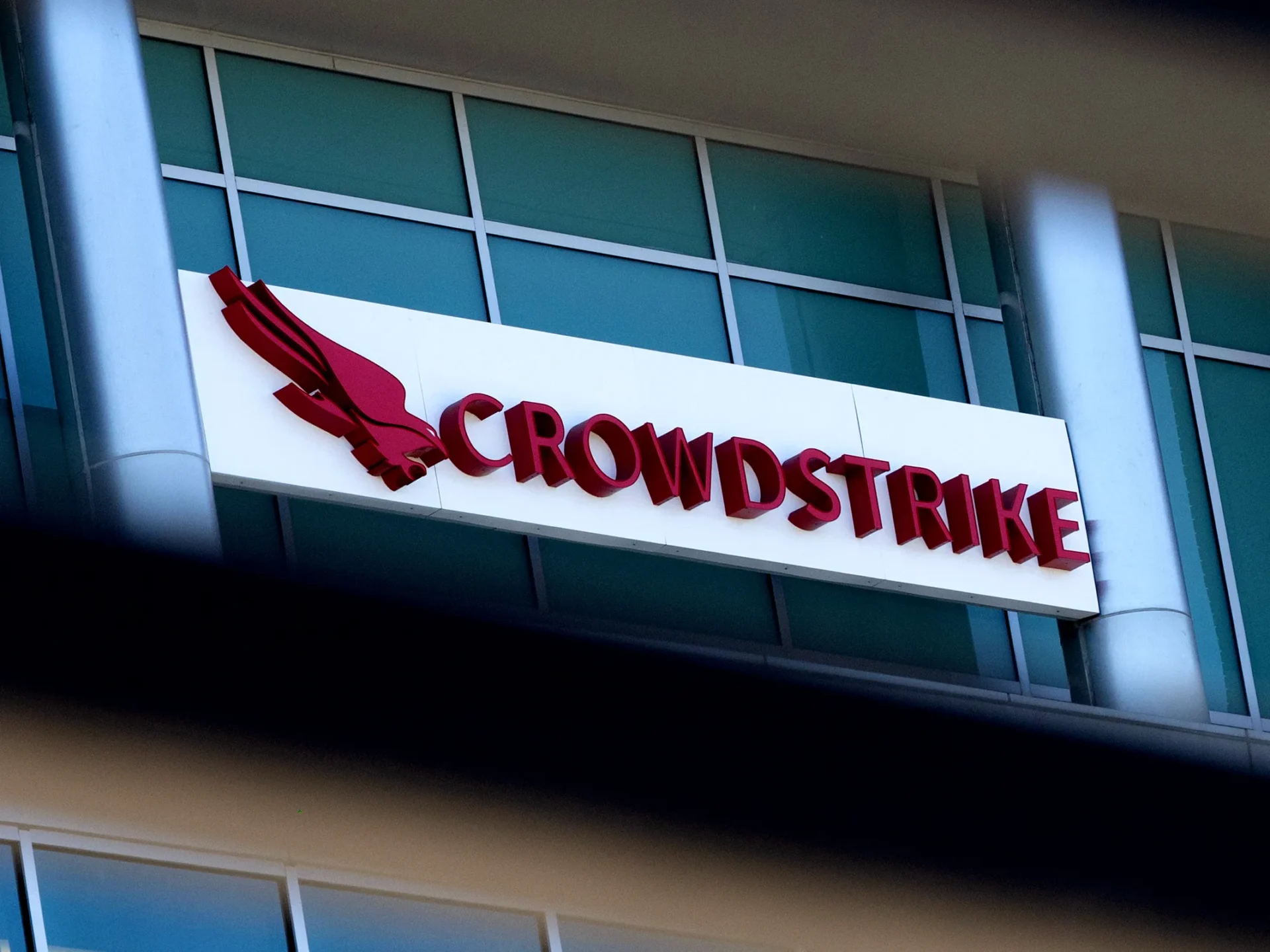 CrowdStrike Kesintisinden Kaynaklanan Sigortalı Kayıplar 1,5 Milyar Dolara Ulaşabilir