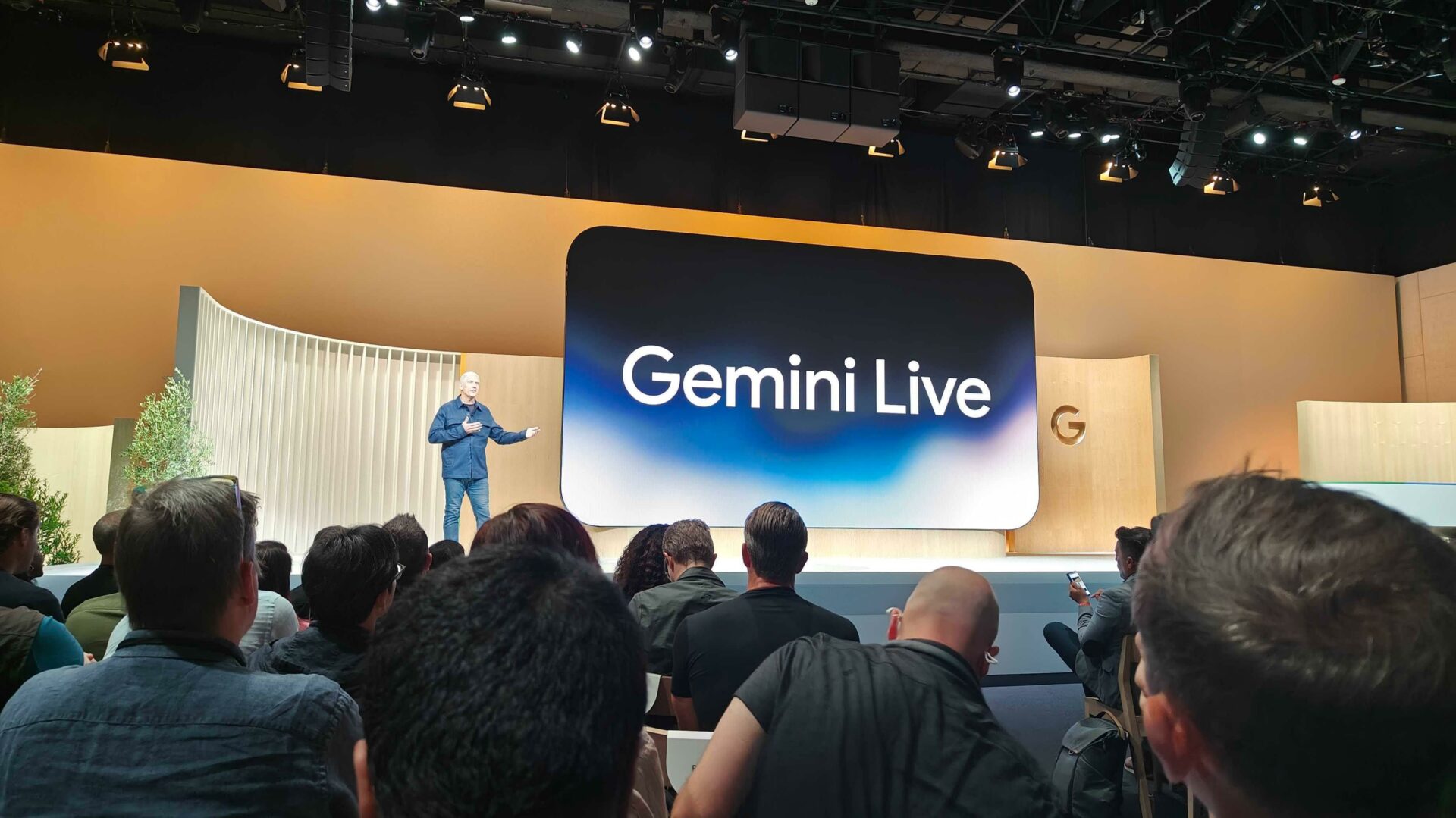 Google, Gemini Live ile OpenAI'ya Meydan Okuyor