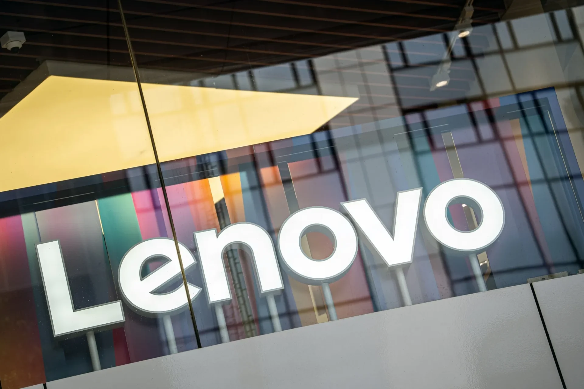 Lenovo'nun 1. Çeyrek Geliri, PC pazarının Toparlanmasıyla Tahminleri Aşarak %20 Arttı