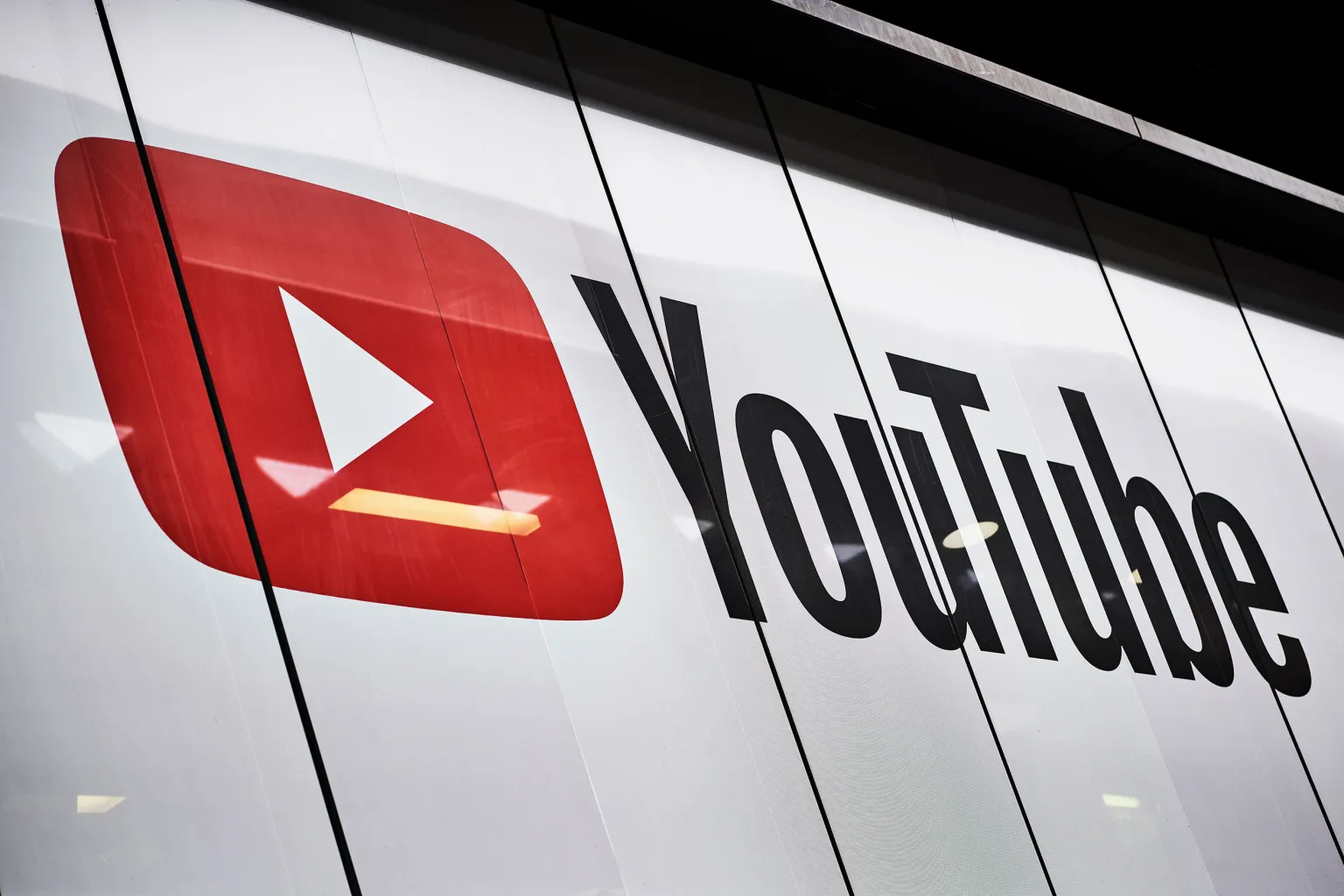 YouTube, Genişletilmiş Shopify Ortaklığıyla TikTok Shop'a Rakip Oluyor