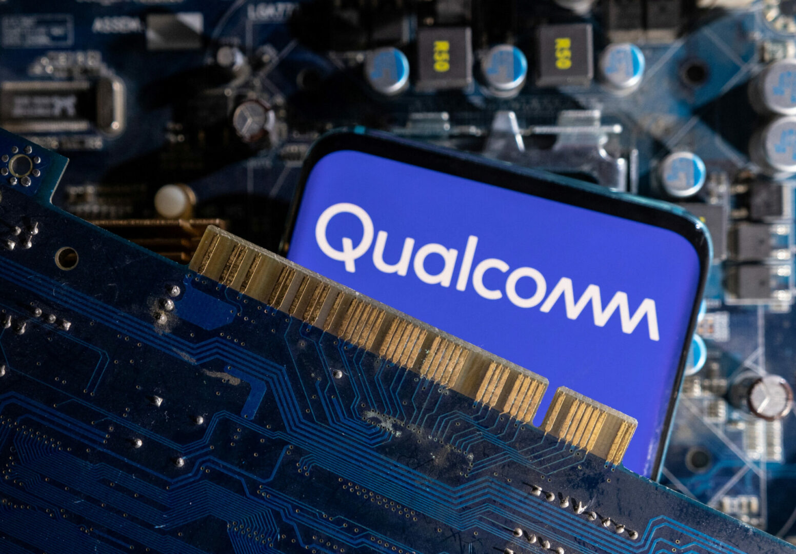 AB mahkemesi Qualcomm'un antitröst cezasını küçük bir indirimle onayladı