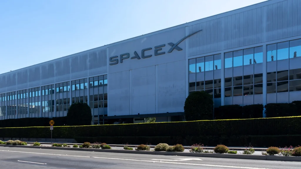 SpaceX, Vietnam'da 15 Milyar Dolarlık Yatırım Yapmayı Planlıyor!