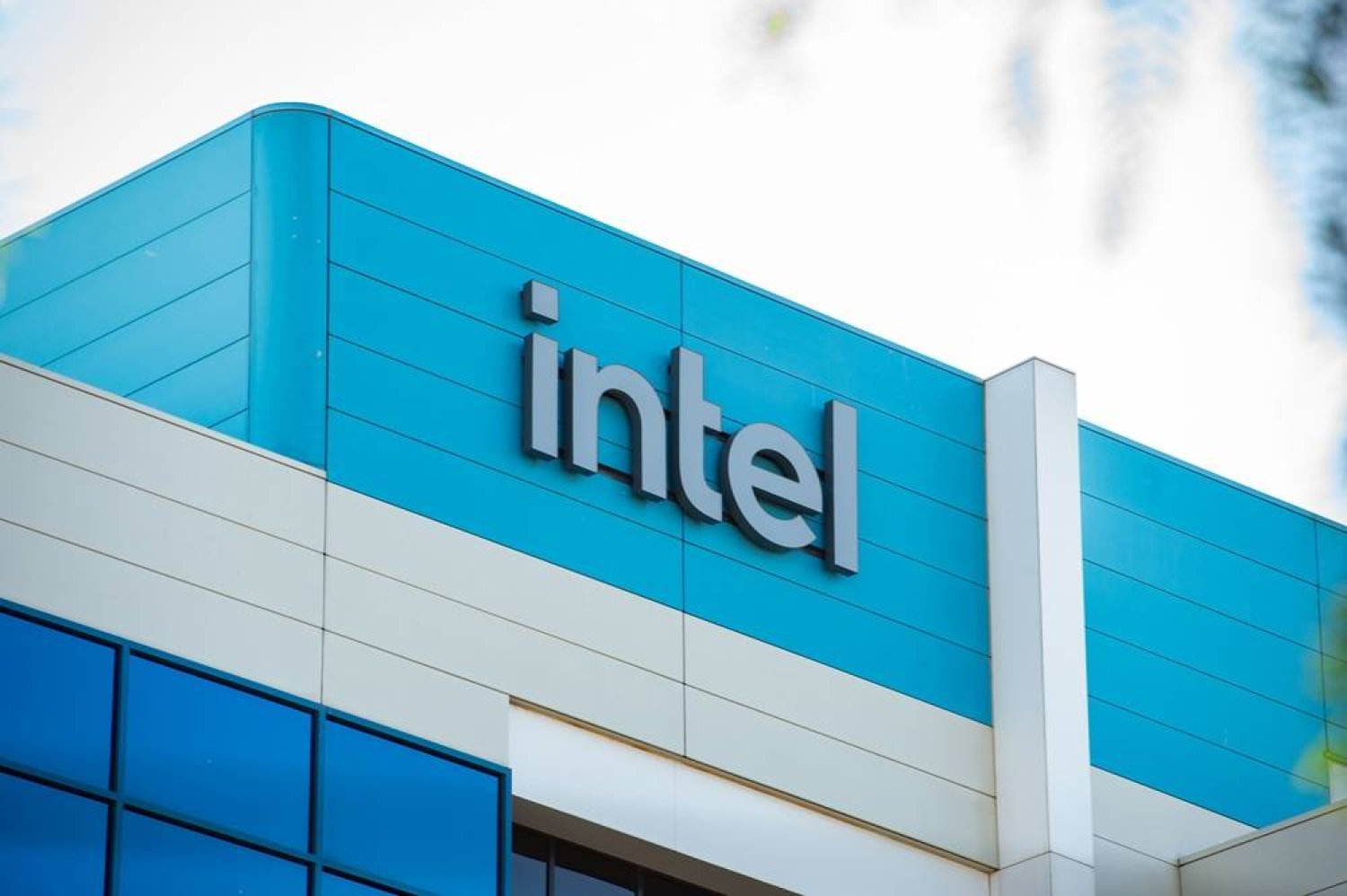 Intel, Ohio eyaletinde iki yeni çip fabrikası inşa etmek için 28 milyar dolardan fazla yatırım yapma kararı aldı