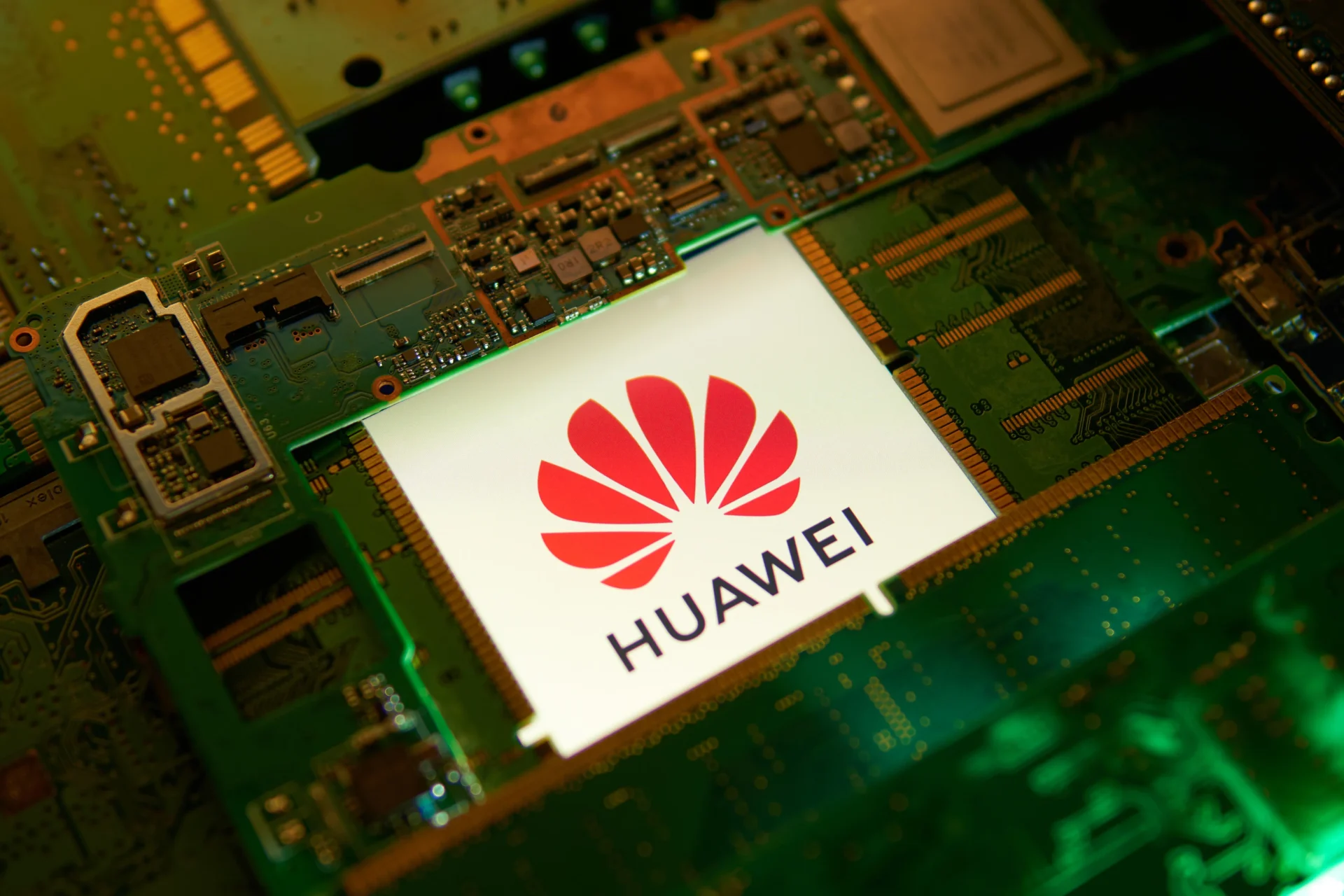 TSMC, ABD'nin Talimatıyla Huawei Çip Üretimini Durdurdu