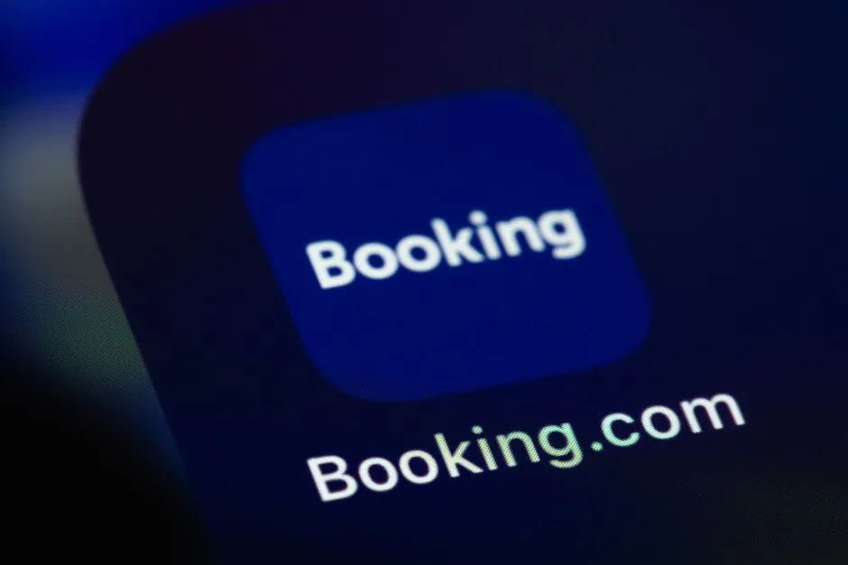 Booking.com yeniden yapılanma planının bir parçası olarak işten çıkarmalar yapacak